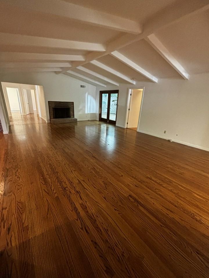 1875 University Avenue - Photo 5 of 28