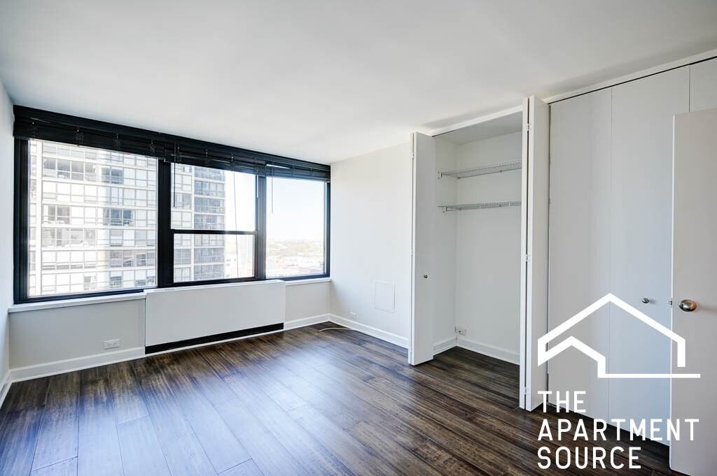 1560 North Sandburg Terrace, Unit 1503 - Photo 4 of 12