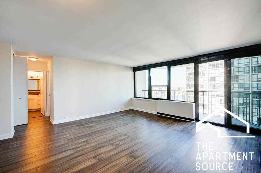 1560 North Sandburg Terrace, Unit 1503 - Photo 7 of 12