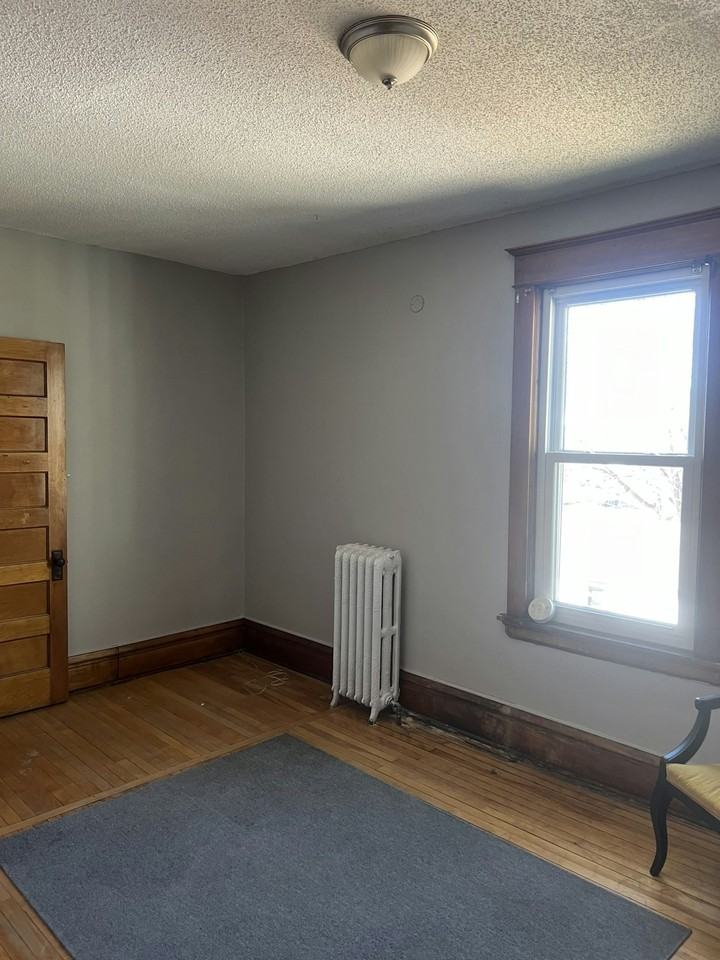 984 Wakefield Avenue, Unit 2 - Photo 5 of 10