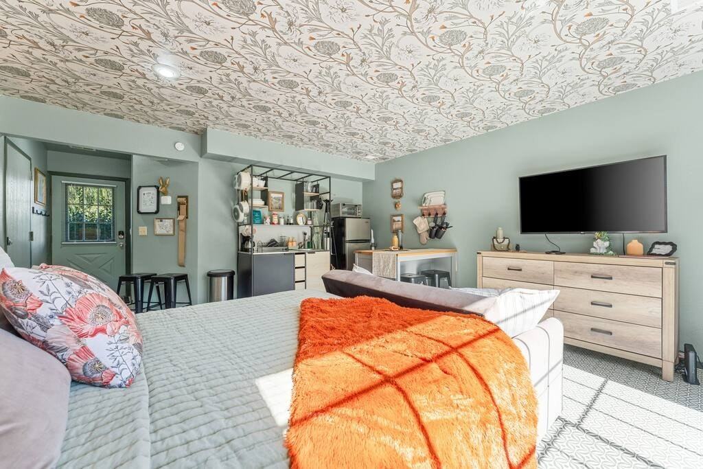 5 Memory Lane - Photo 2 of 28