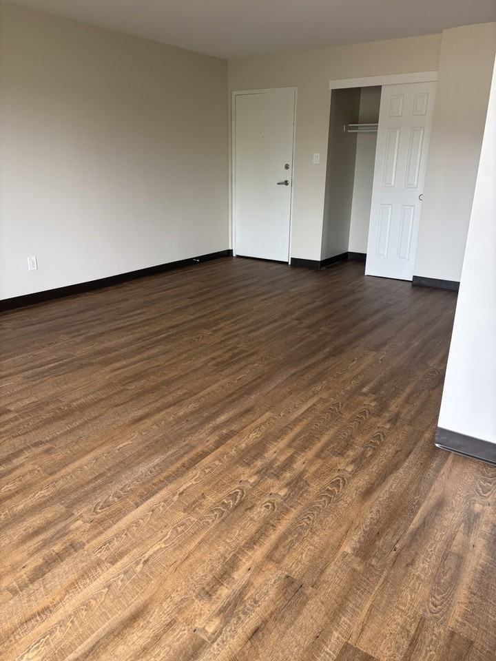 27 Grenadier Crt - Photo 2 of 7