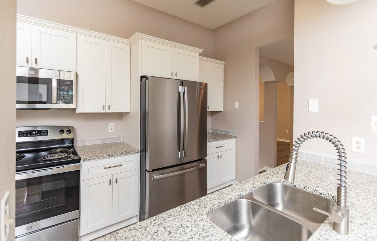 16210 Harbour Vista Cir - Photo 3 of 38