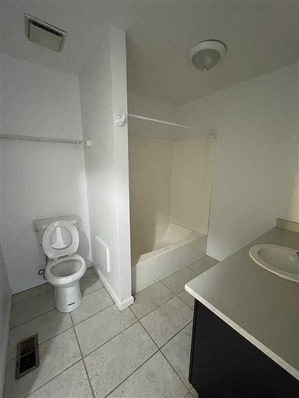 3505 Lafayette Dr Ne #C - Photo 6 of 20