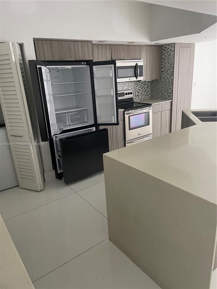 3155 Ne 184th St #8105 - Photo 2 of 24