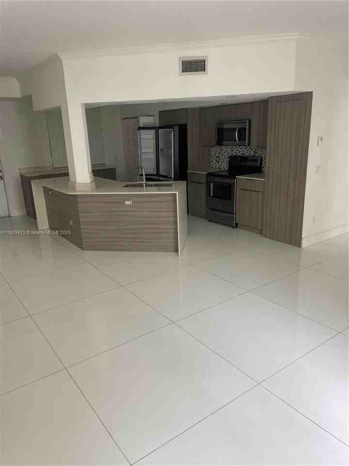 3155 Ne 184th St #8105 - Photo 3 of 24