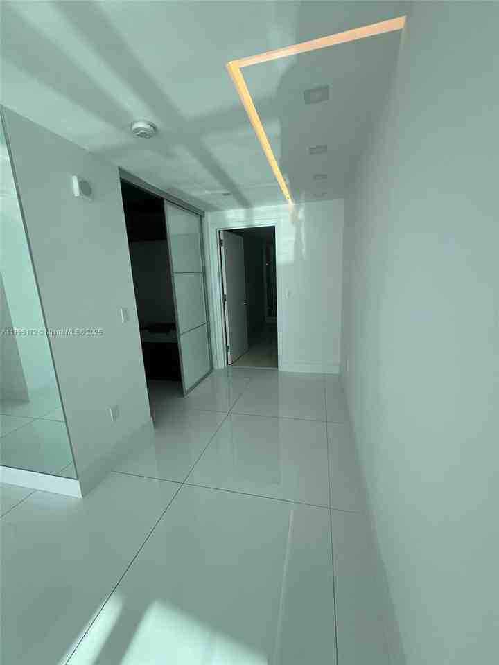 17121 Collins Ave #1607 - Photo 7 of 8