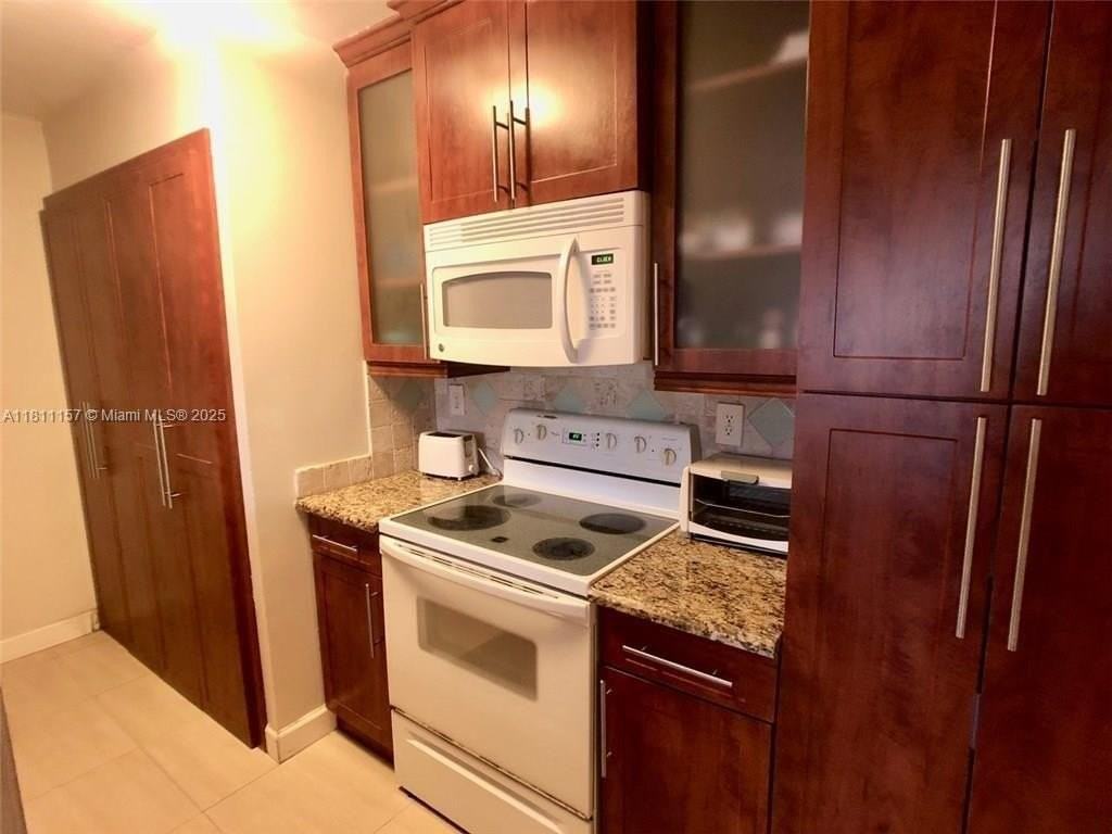 10026 Winding Lake Rd #102 - Photo 7 of 18