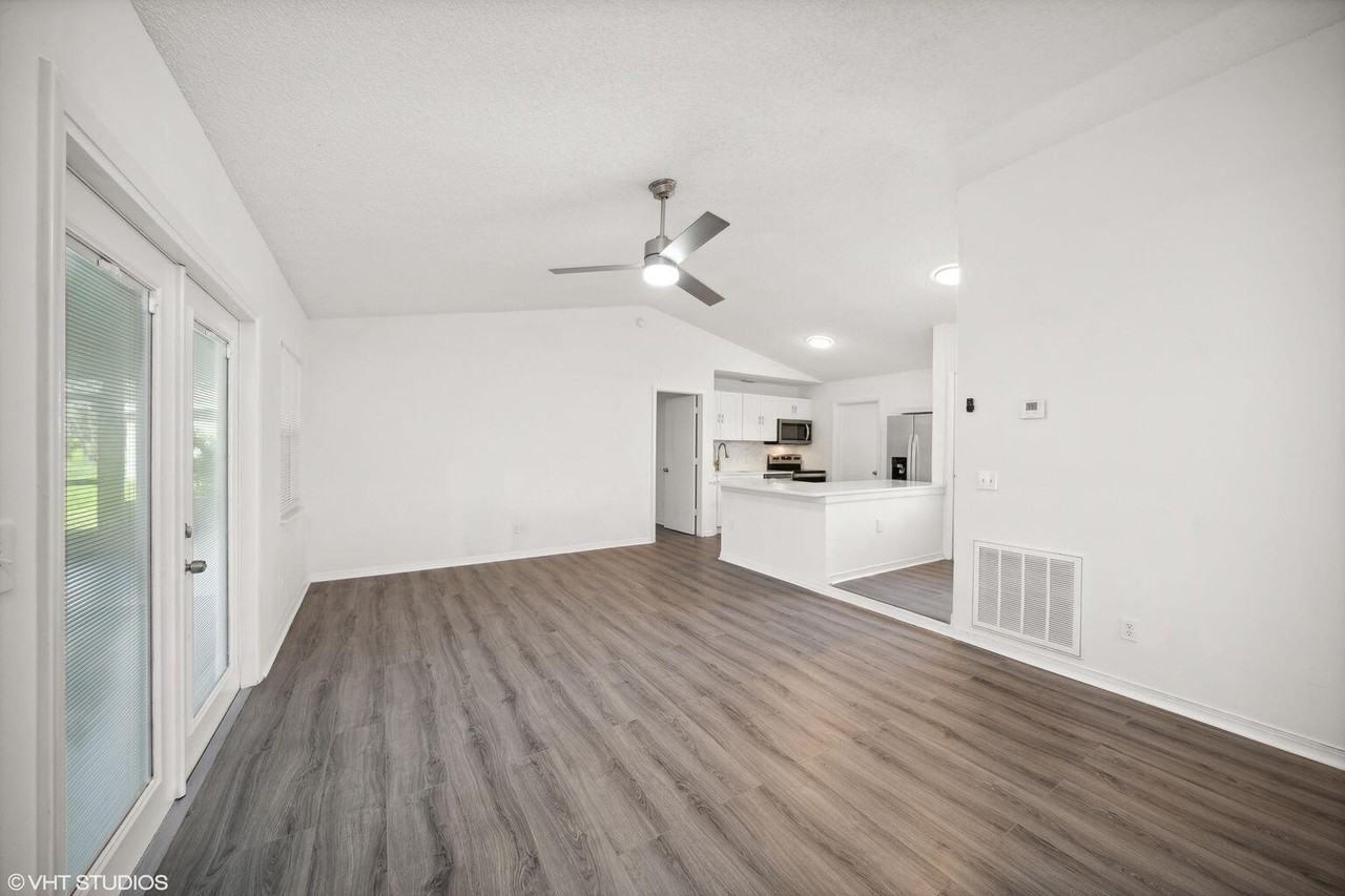 3438 Sw Martin St - Photo 3 of 8