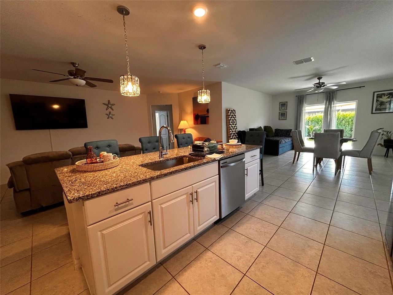 1522 Se Flintlock Rd - Photo 7 of 8