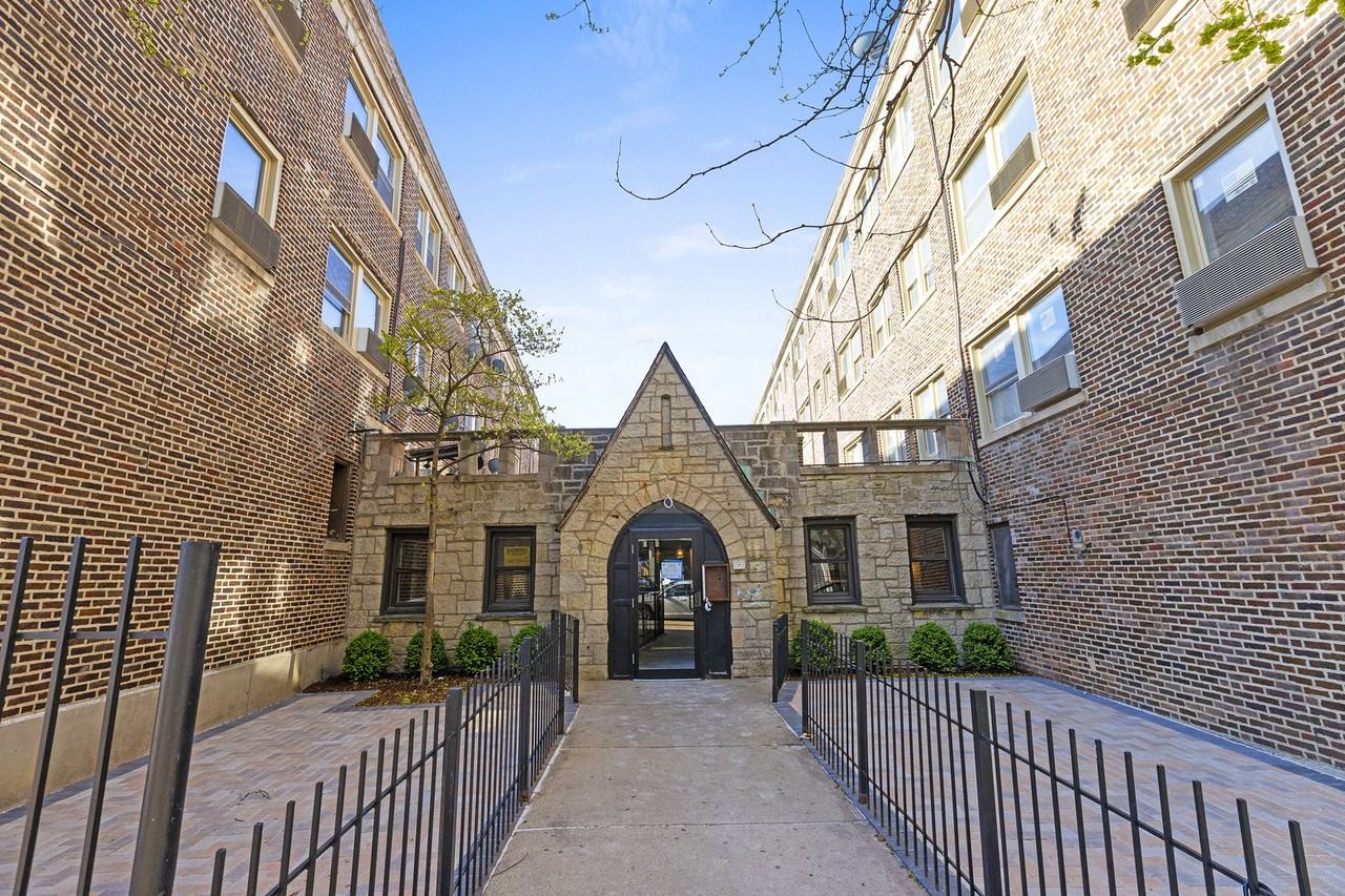 1555 W Hollywood Ave #313