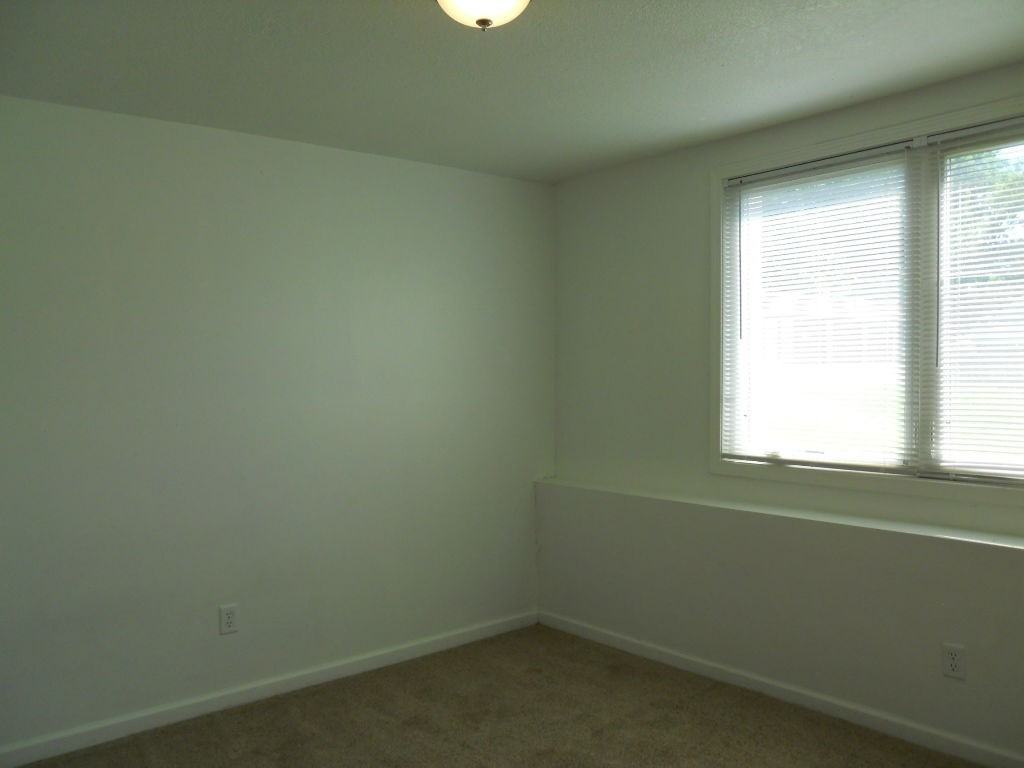 2020 W 27th St #2 - Photo 3 of 8