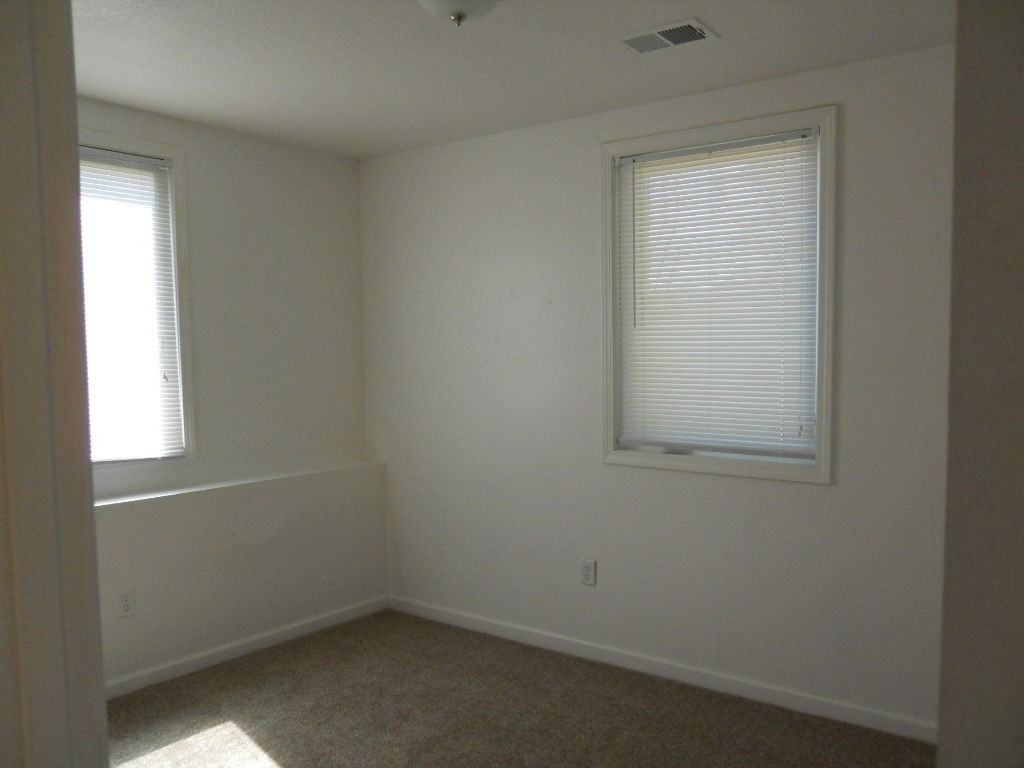 2020 W 27th St #2 - Photo 6 of 8