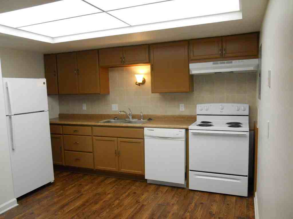 2020 W 27th St #2 - Photo 7 of 8