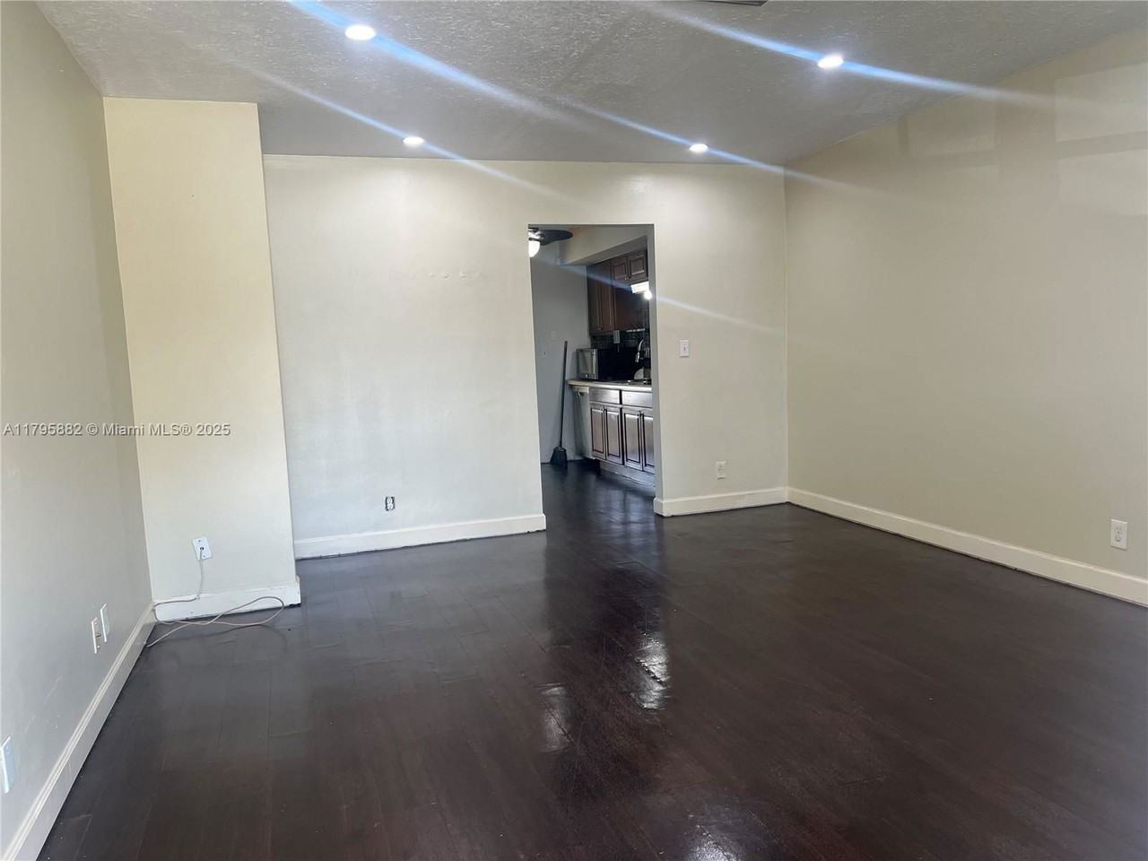 4120 Woodside Dr #NS - Photo 3 of 8