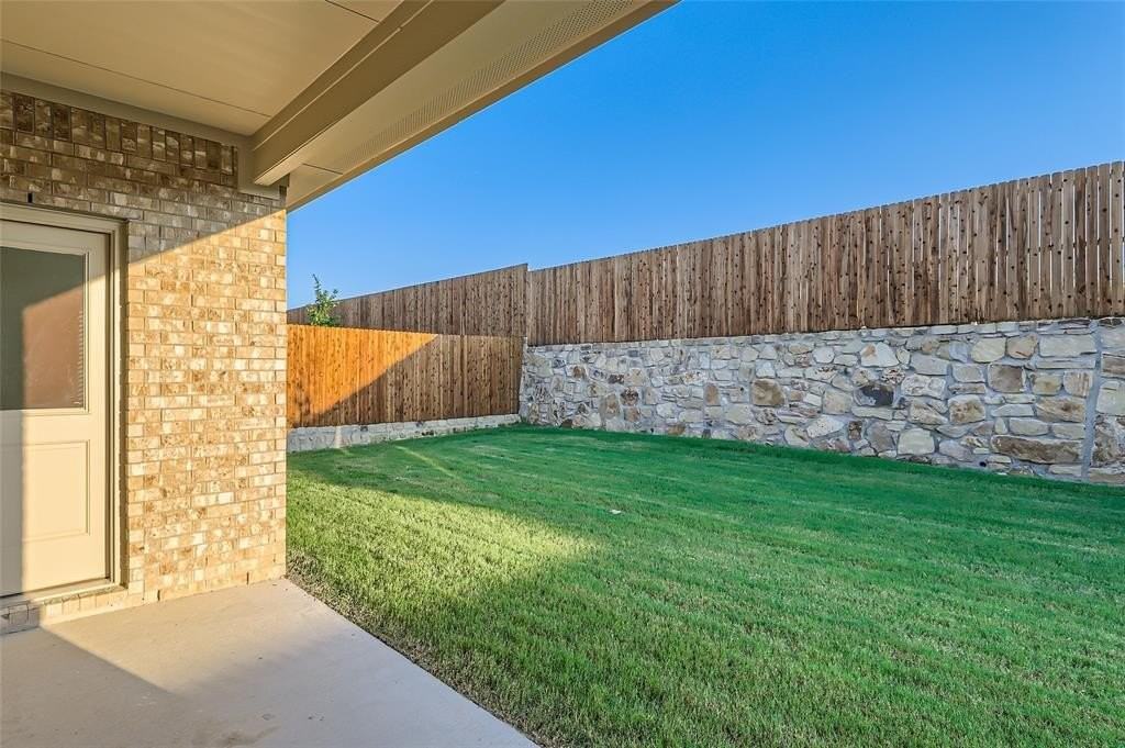 1205 Gladespring Ln - Photo 4 of 25