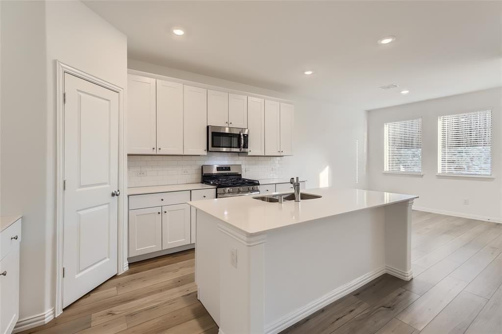 1205 Gladespring Ln - Photo 6 of 25