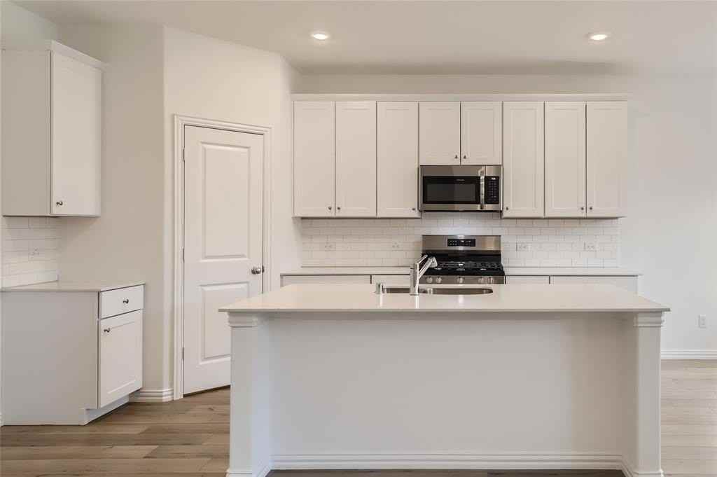 1205 Gladespring Ln - Photo 7 of 25