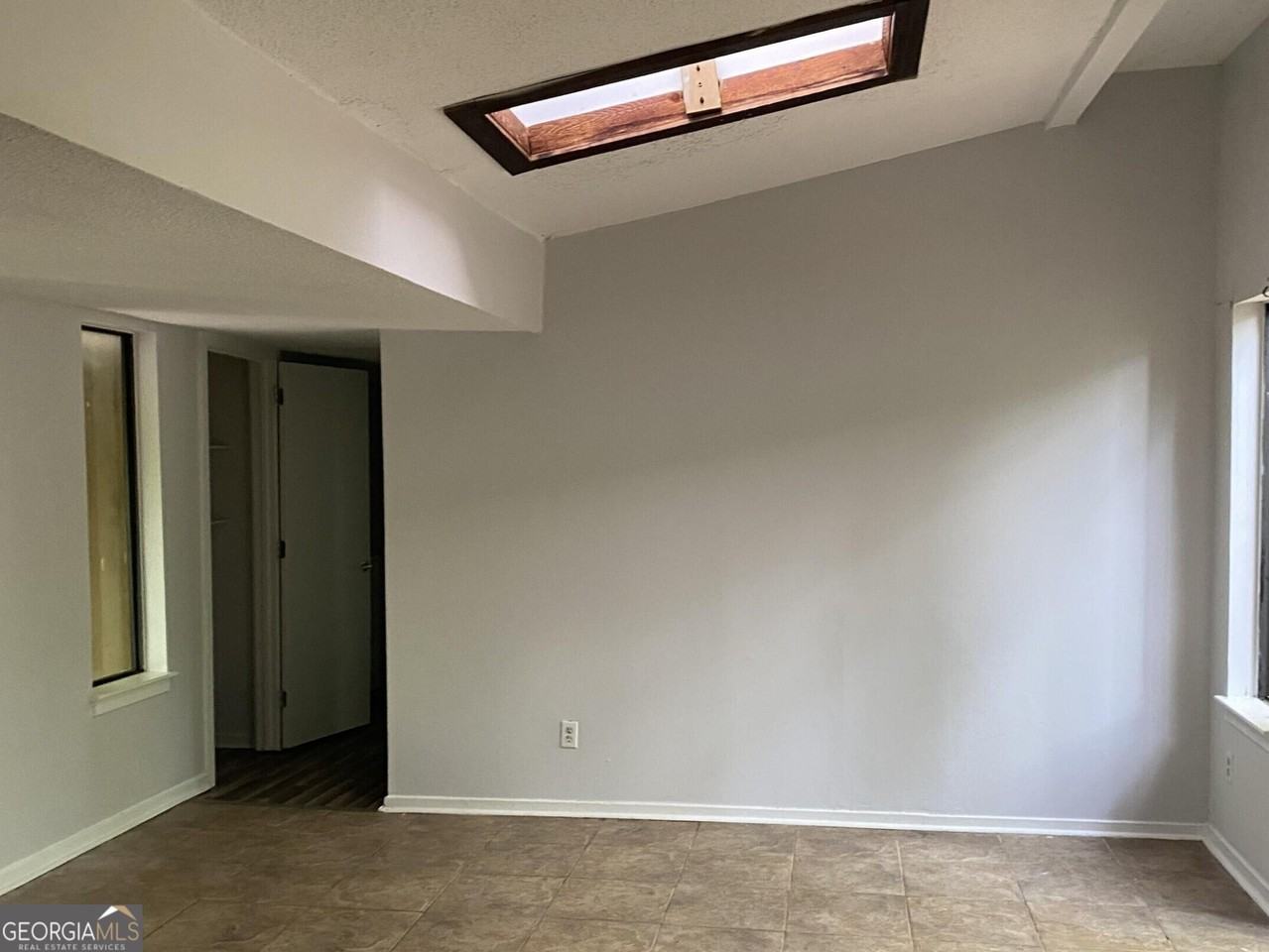 5814 Par Four Ct - Photo 2 of 5