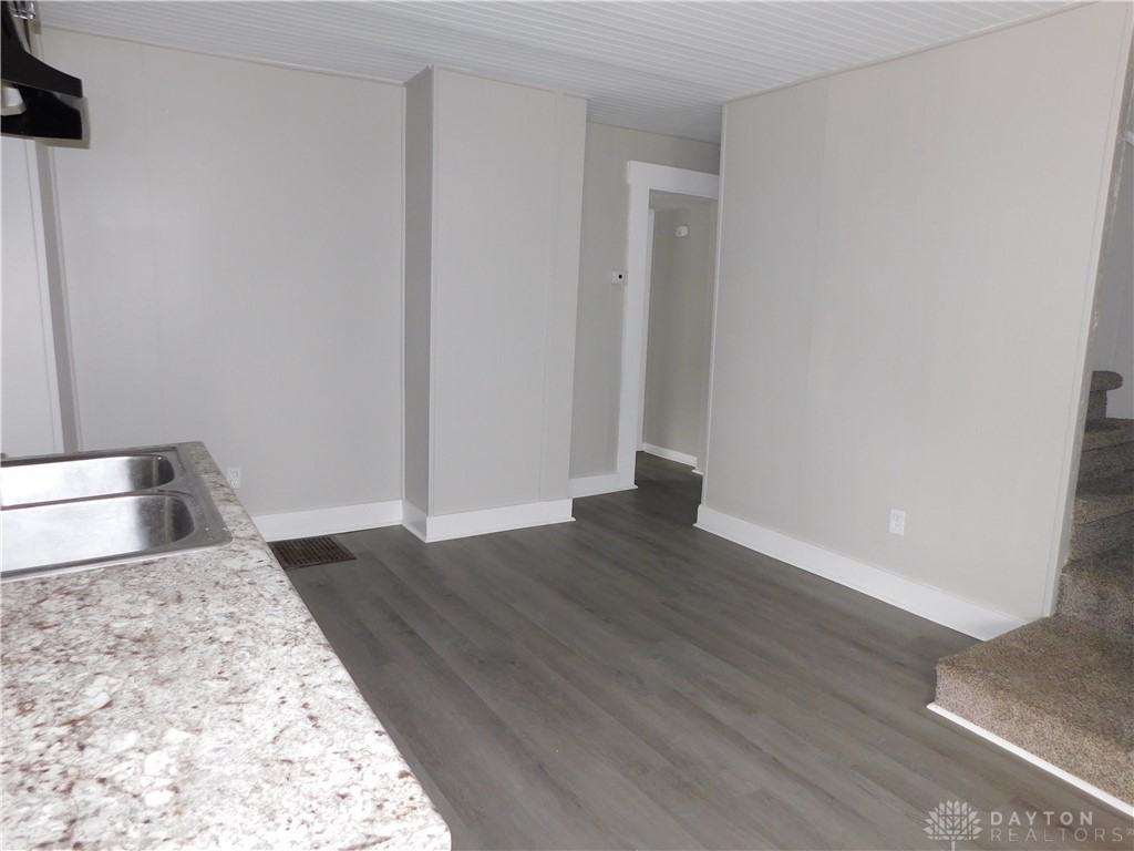 500 S Belmont Ave - Photo 5 of 15