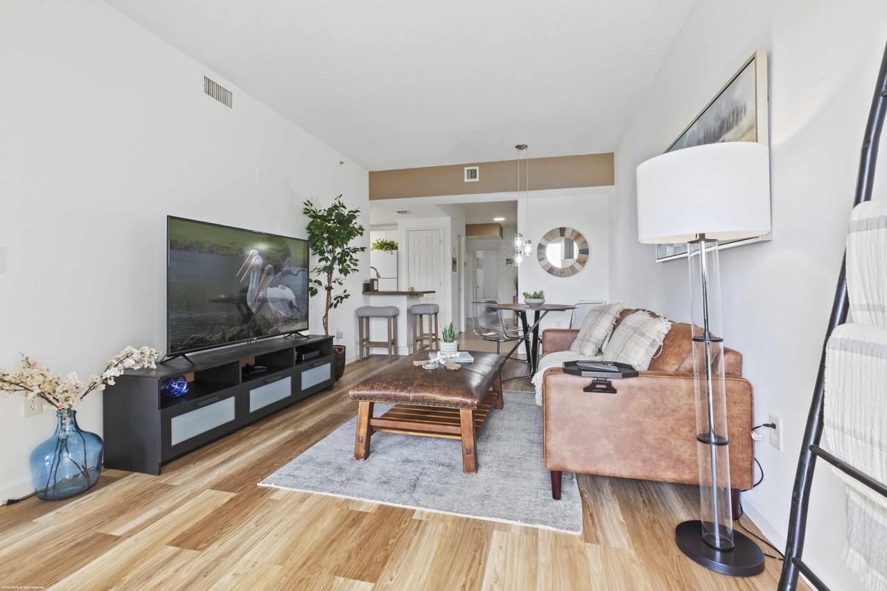 2060 Greenview Shores Blvd #318 - Photo 3 of 15