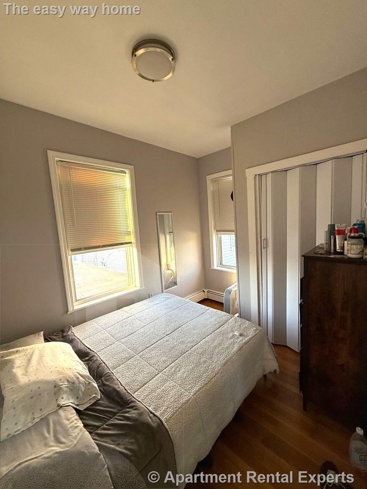 9 Houghton St #3 - Photo 4 of 7