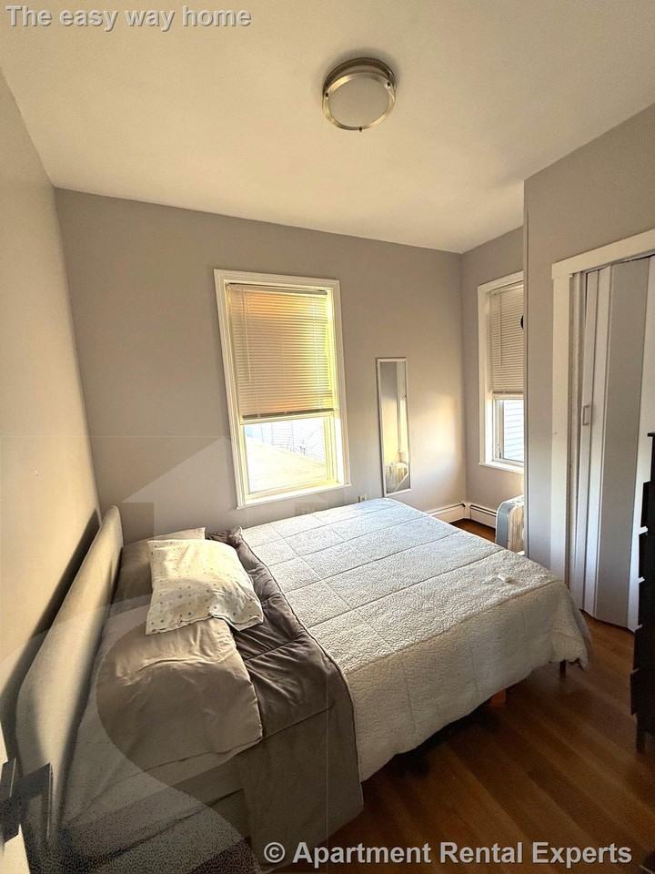 9 Houghton St #3 - Photo 5 of 7