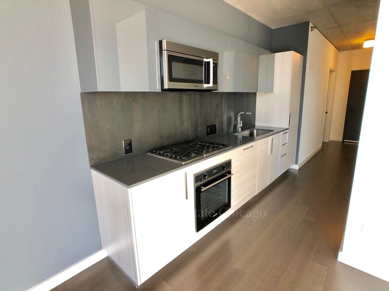 W Division & Larrabee - Photo 2 of 20