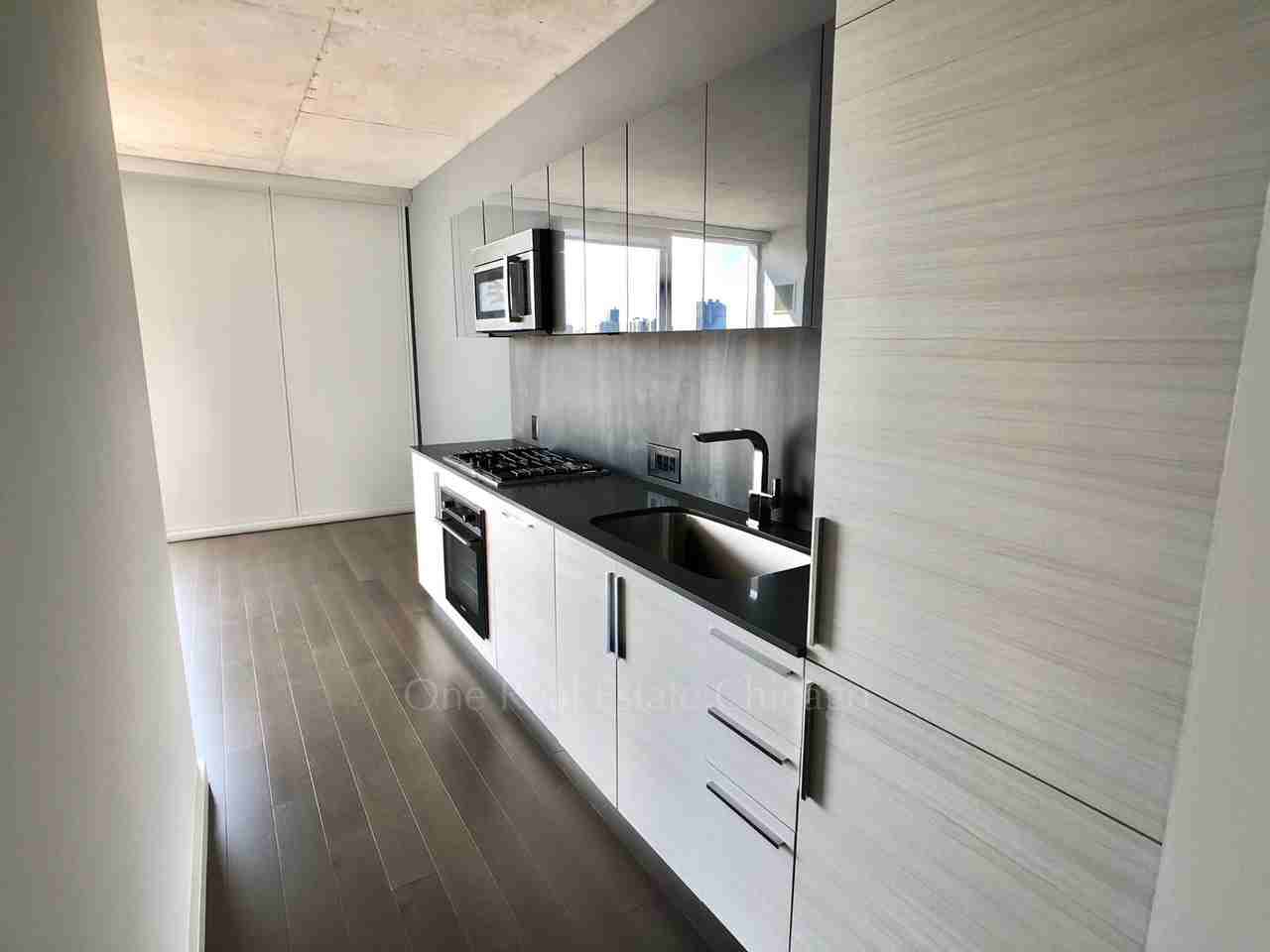 W Division & Larrabee - Photo 5 of 20