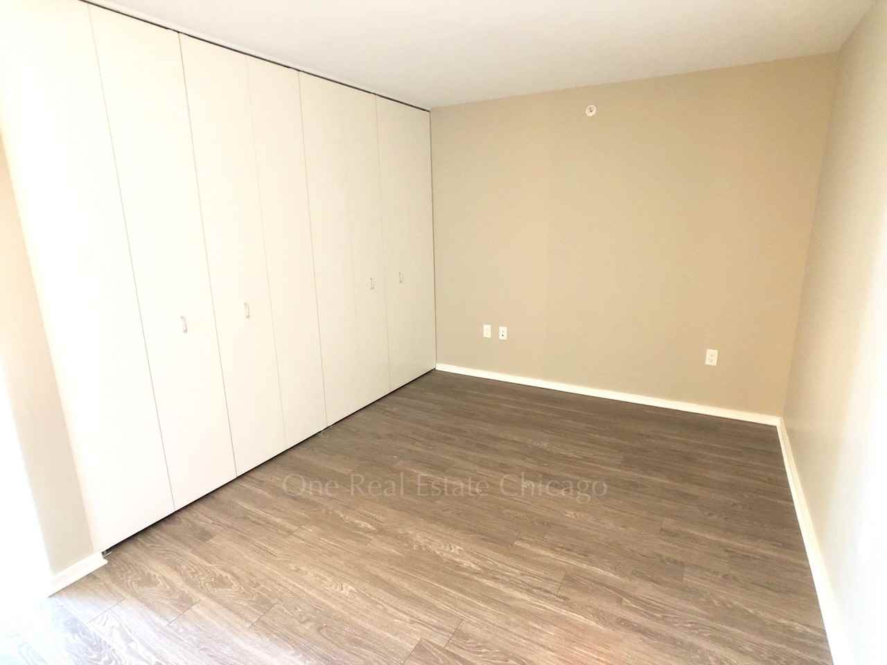 N Desplaines St - Photo 4 of 19