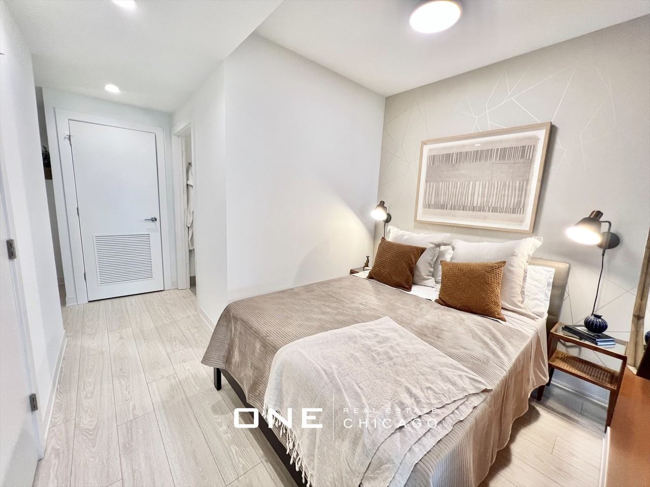 N Halsted St - Photo 4 of 17