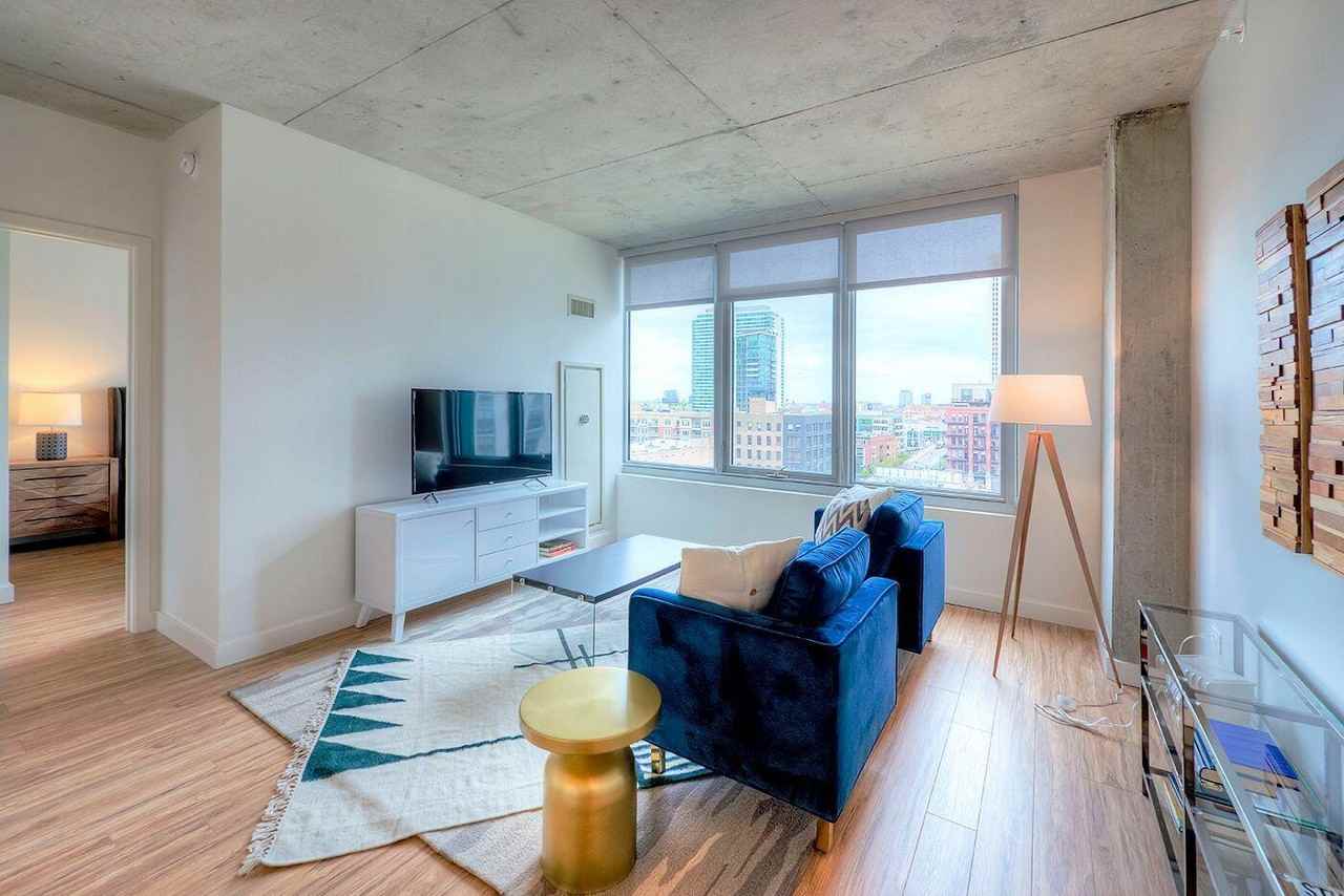 N Desplaines St - Photo 4 of 20