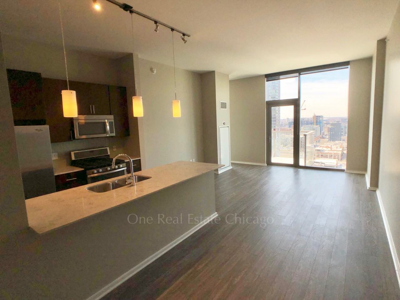 N Desplaines St - Photo 4 of 22