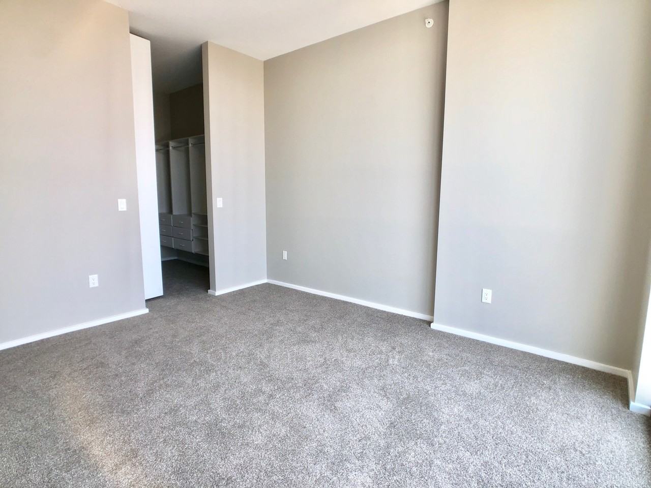 N Desplaines St - Photo 7 of 22