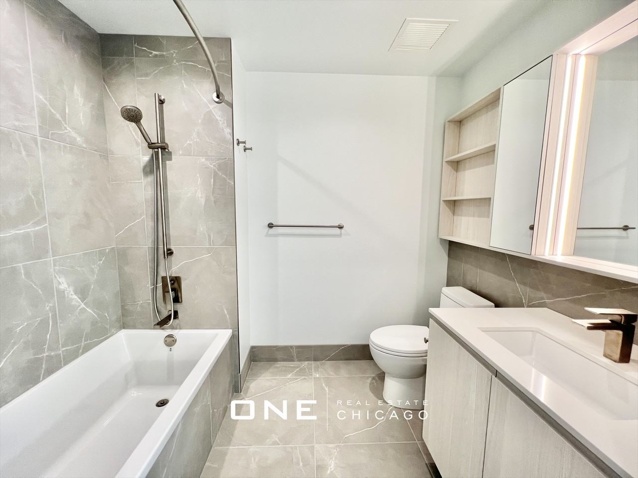 N Halsted St - Photo 5 of 12