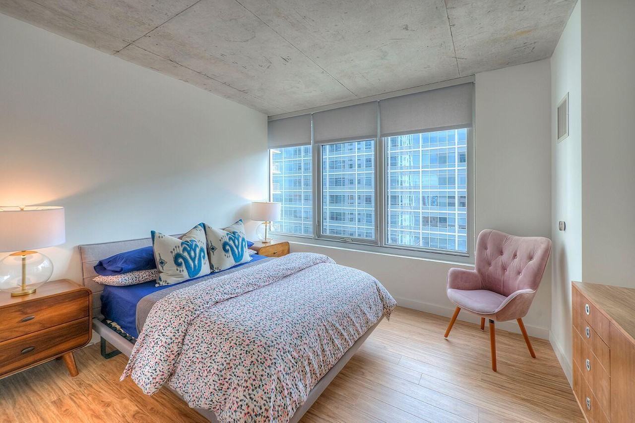 N Desplaines & Randolph - Photo 6 of 22