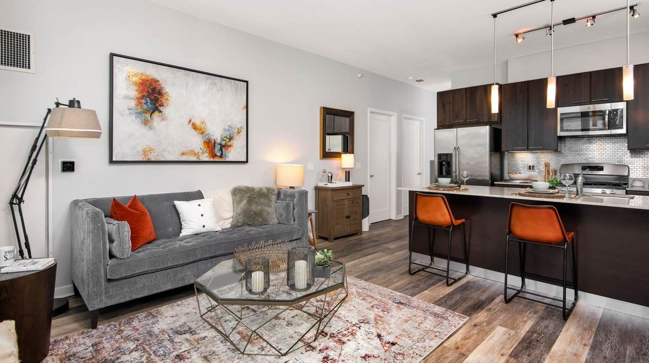 W Huron St - Photo 3 of 16