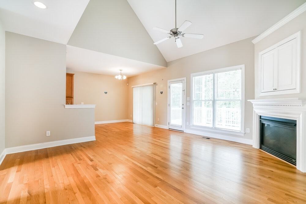 429 Longbourn Dr - Photo 4 of 17