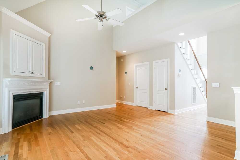 429 Longbourn Dr - Photo 5 of 17