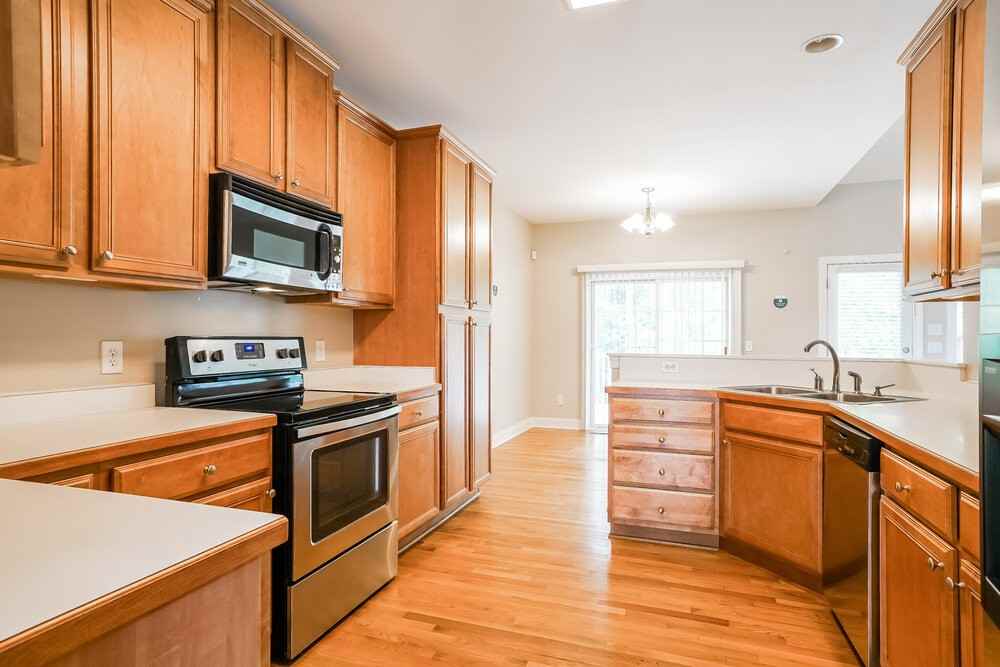 429 Longbourn Dr - Photo 7 of 17