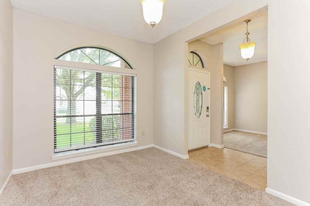 925 Plumbridge Ct - Photo 6 of 16