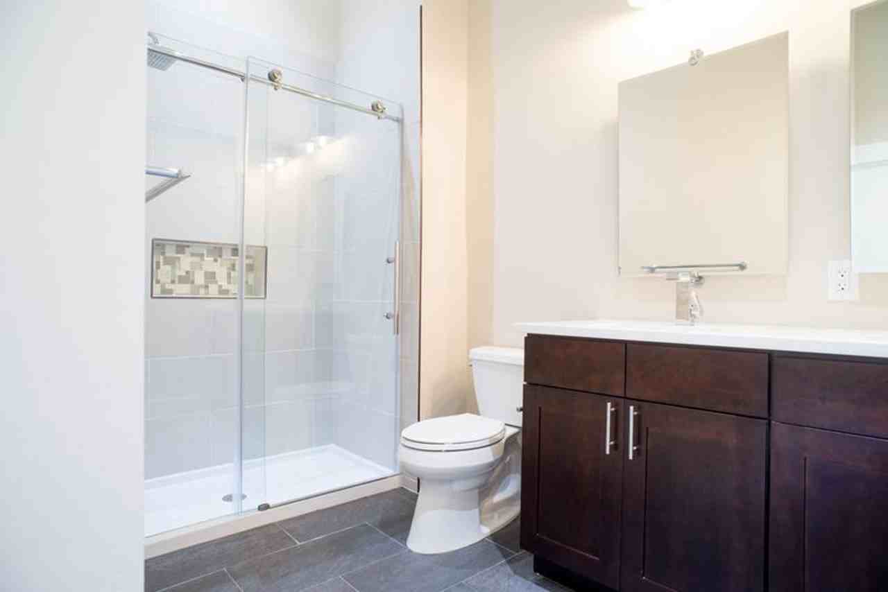 705 S 5th St - Photo 7 of 8