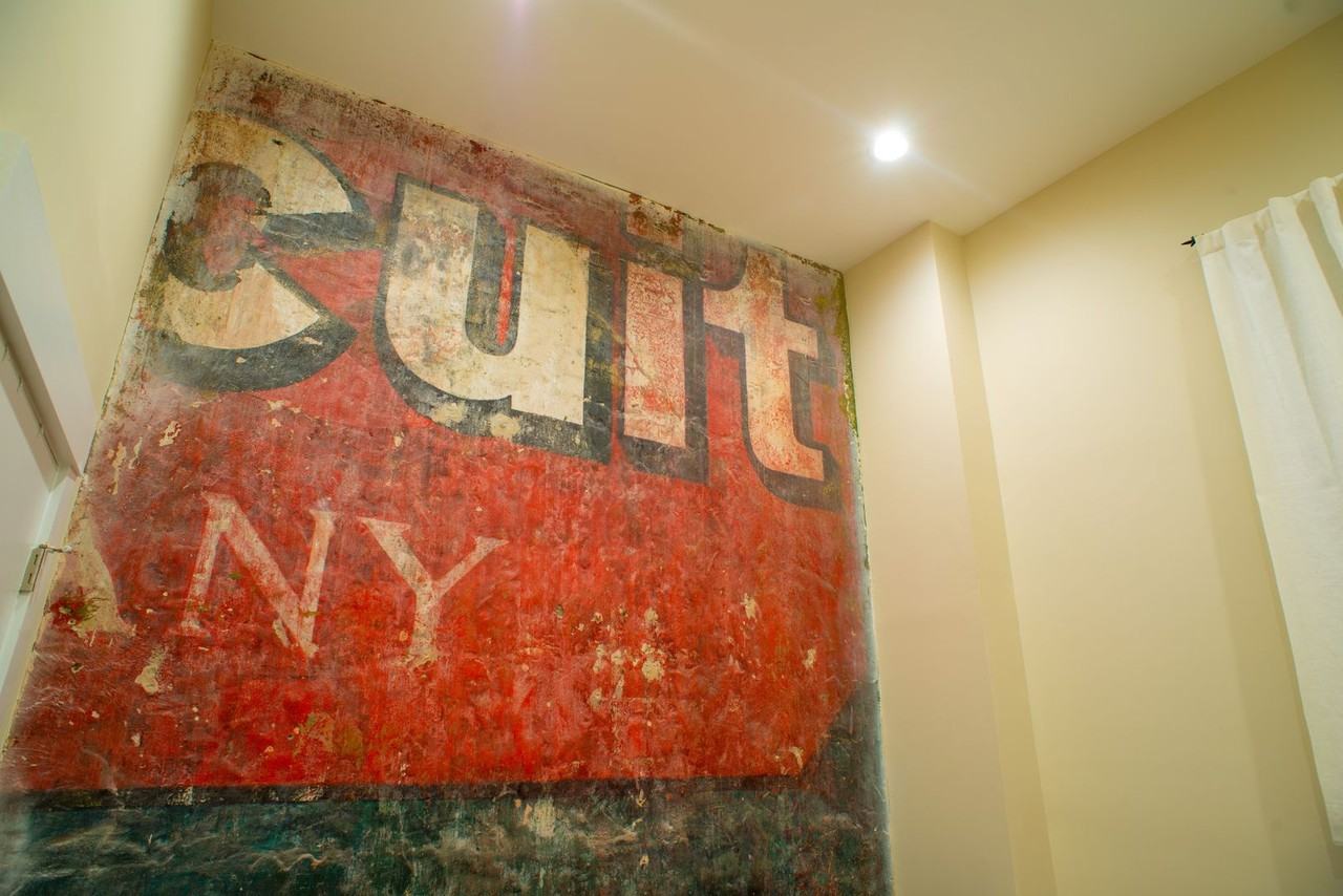 705 S 5th St - Photo 5 of 8