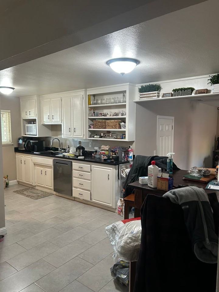 558 Flagler St - Photo 3 of 12