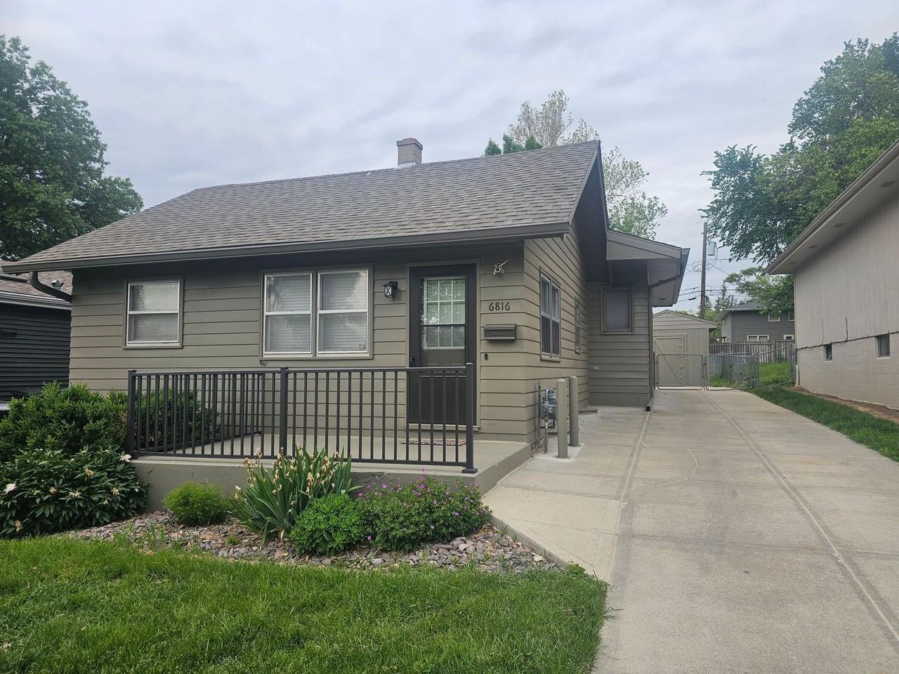 6816 Marcy St - Photo 2 of 27