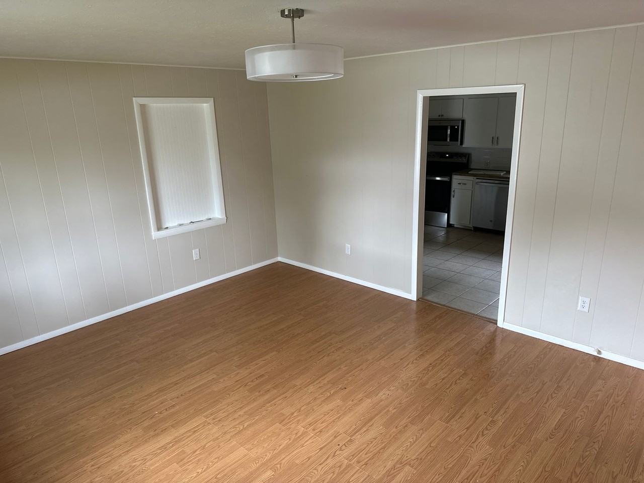 1607 Stone St - Photo 5 of 14
