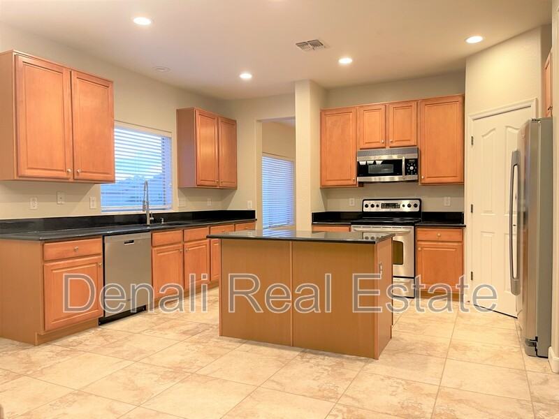 16039 W Christy Dr - Photo 7 of 21