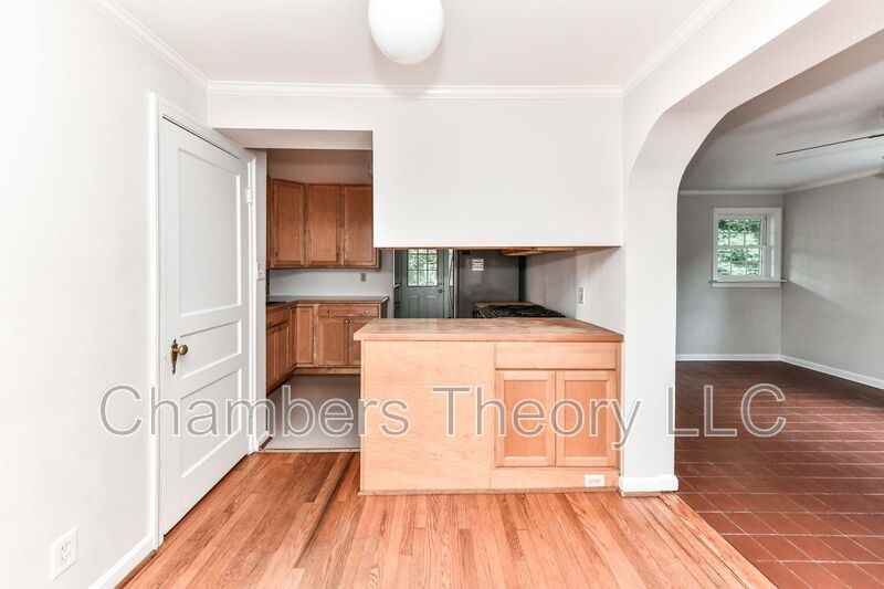 419 S Barton St - Photo 5 of 40