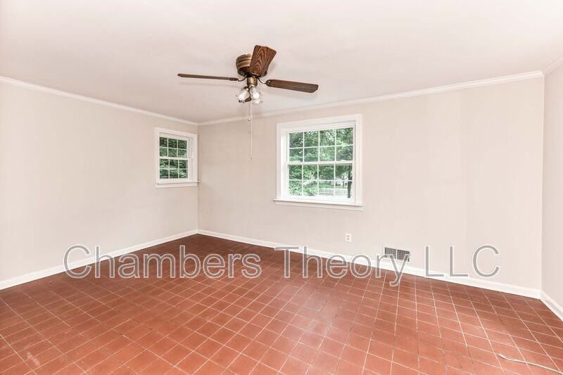 419 S Barton St - Photo 6 of 40