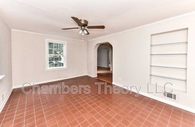 419 S Barton St - Photo 7 of 40